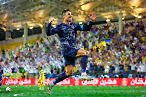 C罗在利雅得胜利比赛 - 庆祝进球