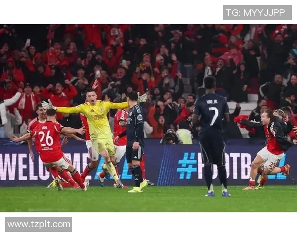 欧冠激战：多特蒙德惊险逆转本菲卡全场精彩集锦回顾